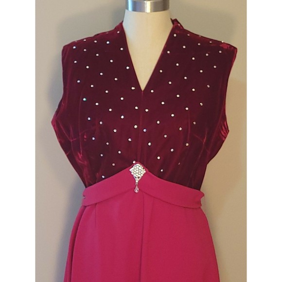 Vintage 60's Brandless Burgandy Formal Dress W/ Rhinestone Bodice & Brooch - Picture 2 of 9